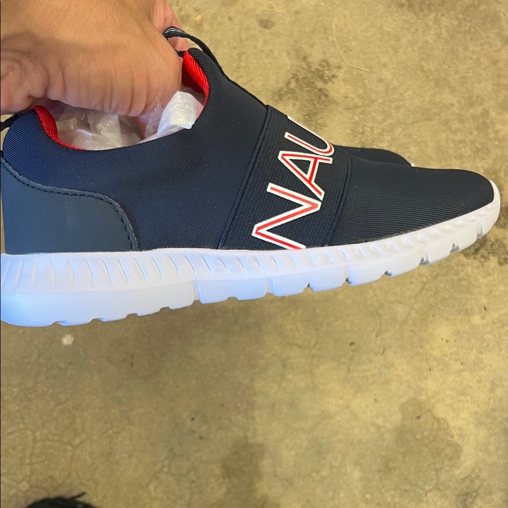 Nautica Kids Boys Navy and Red Sneakers Tennis Shoes 11 like new - Picture 4 of 6